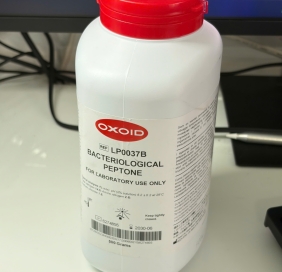 Môi trường Peptone bacteriological LP0037B,chai 500g (Oxoid)