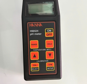 Máy Đo pH HI8424 (Hanna)