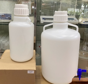 Bình đựng nước cất có vòi, DINLAB