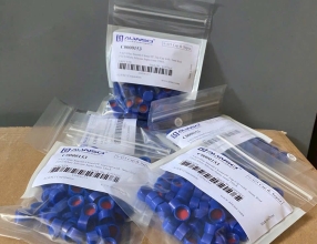 C0000153	Nắp vặn kín vial 2ml , màu xanh 9-425, septa không rãnh 9mm PTFE red /Silicone white 1mm, gói/100 cái, ALWSCI, H/100c	